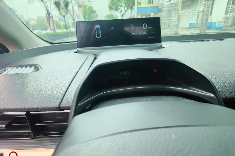Used Toyota bZ3 2024 517 km Elite PRO Instrument Cluster