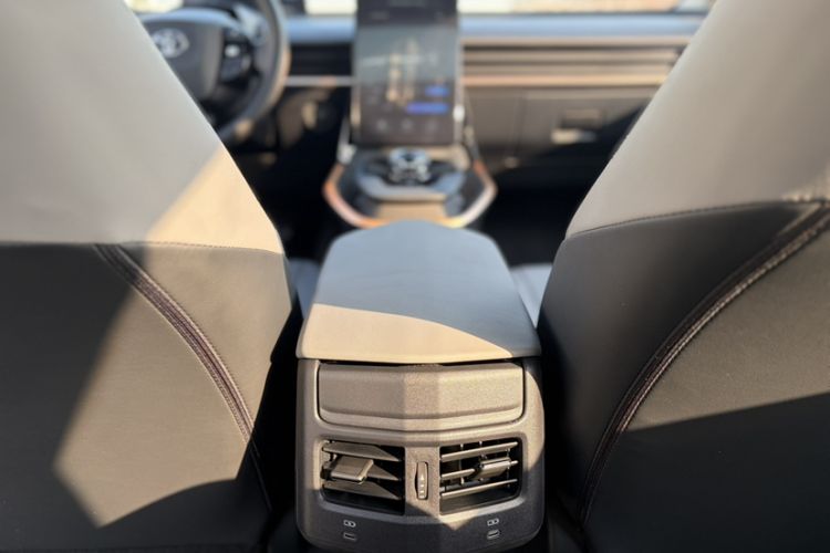 Used Toyota bZ3 2024 517 km Elite PRO Interior 10