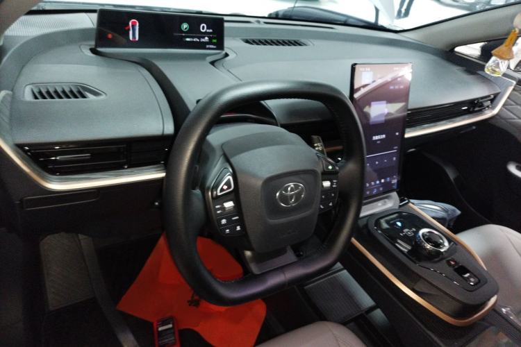Used Toyota bZ3 2024 517 km Elite PRO Interior 2