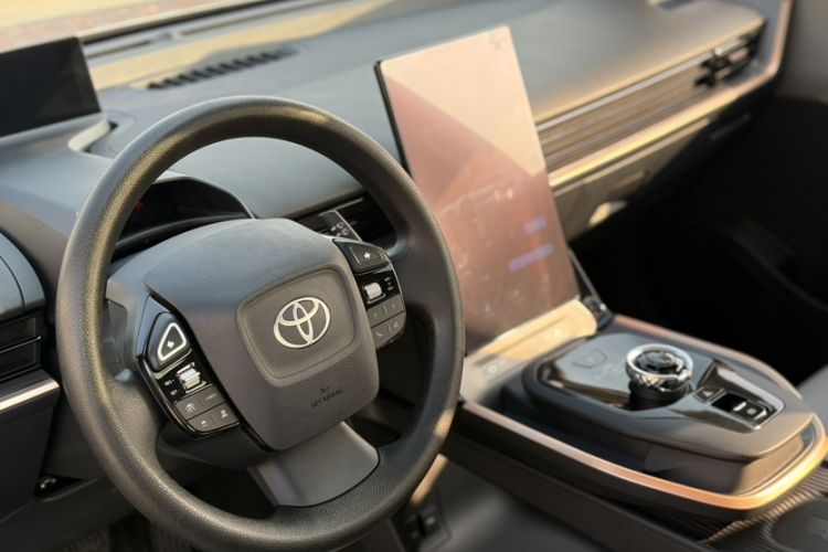 Used Toyota bZ3 2024 517 km Elite PRO Interior 8