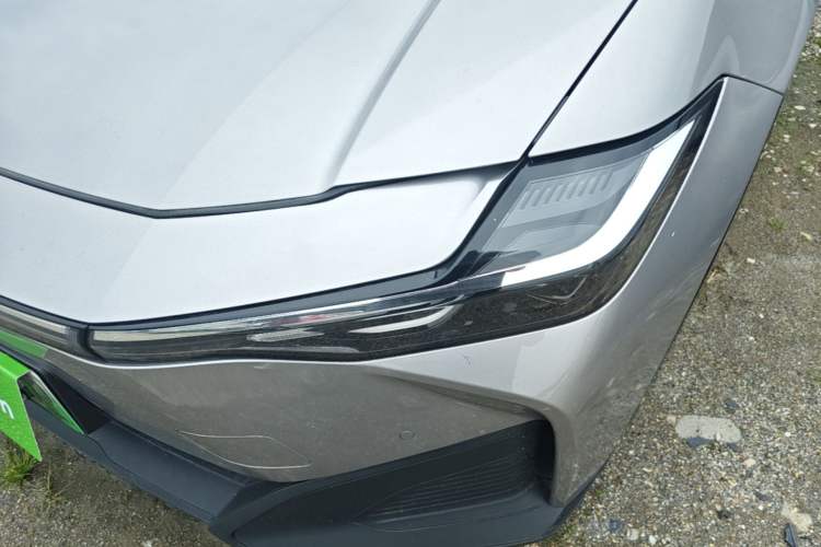 Used Toyota bZ3 2024 517 km Elite PRO Left Front Headlight