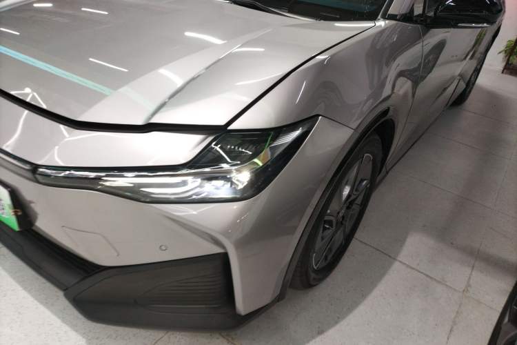 Used Toyota bZ3 2024 517 km Elite PRO Left Front Headlight