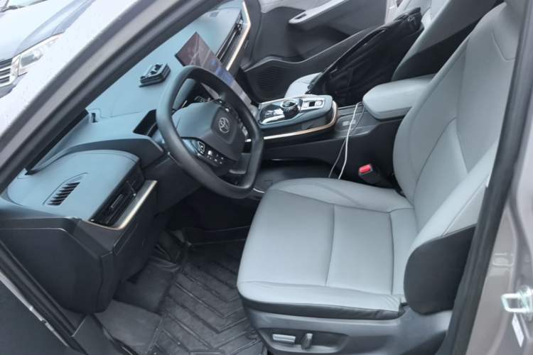 Used Toyota bZ3 2024 517 km Elite PRO Left Front Seat