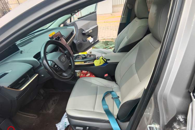 Used Toyota bZ3 2024 517 km Elite PRO Left Front Seat