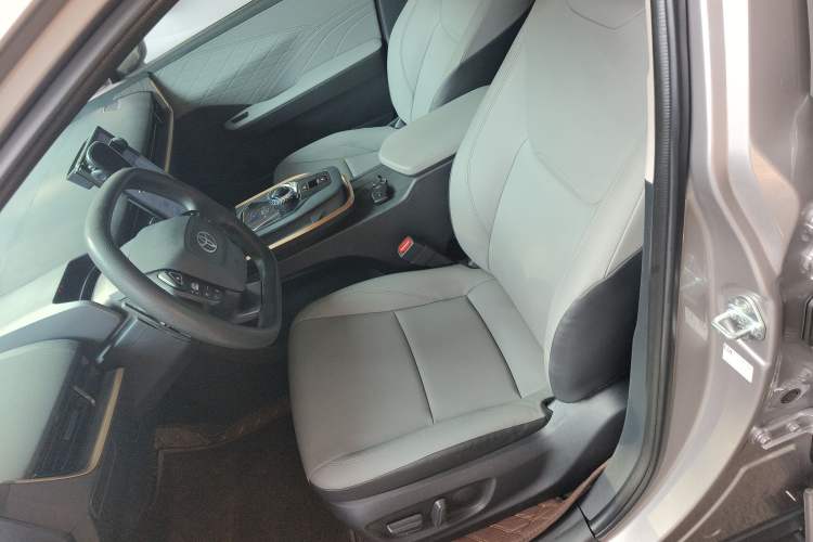 Used Toyota bZ3 2024 517 km Elite PRO Left Front Seat