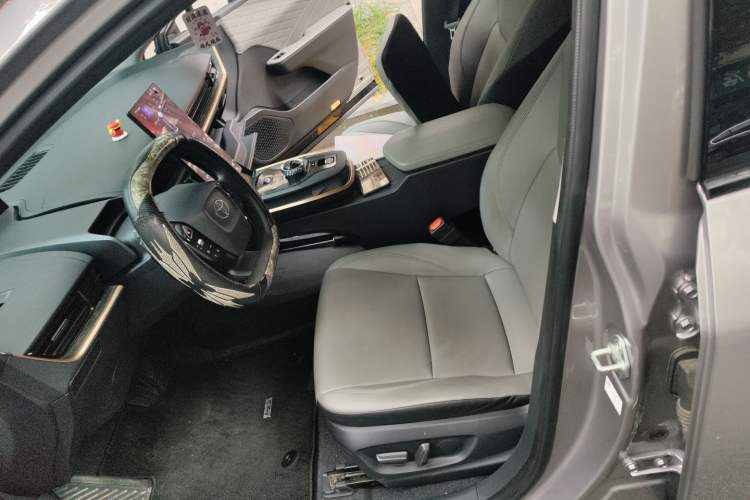 Used Toyota bZ3 2024 517 km Elite PRO Left Front Seat