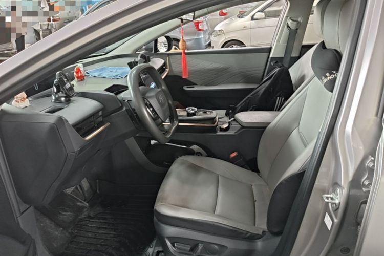 Used Toyota bZ3 2024 616 km Long-Range PRO Left Front Seat