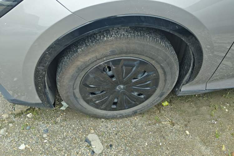 Used Toyota bZ3 2024 517 km Elite PRO Left Front Wheel Hub