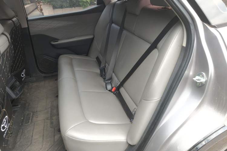 Used Toyota bZ3 2024 517 km Elite PRO Left Rear Seat
