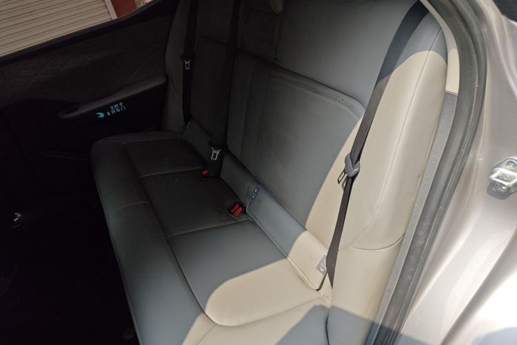 Used Toyota bZ3 2024 517 km Elite PRO Left Rear Seat