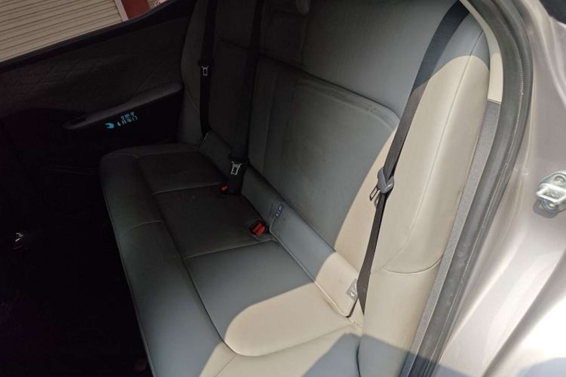 Used Toyota bZ3 2024 517 km Elite PRO Left Rear Seat