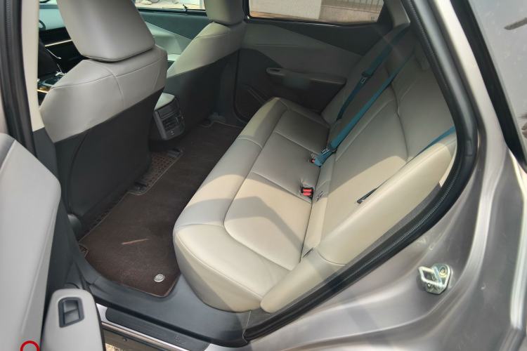 Used Toyota bZ3 2024 517 km Elite PRO Left Rear Seat