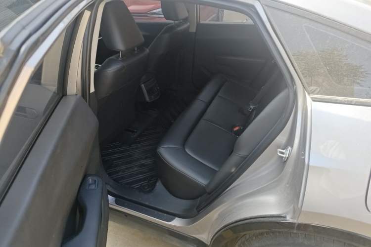 Used Toyota bZ3 2024 517 km Elite PRO Left Rear Seat