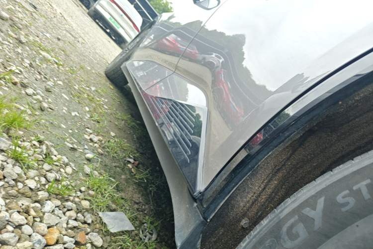 Used Toyota bZ3 2024 517 km Elite PRO Left Side Sill