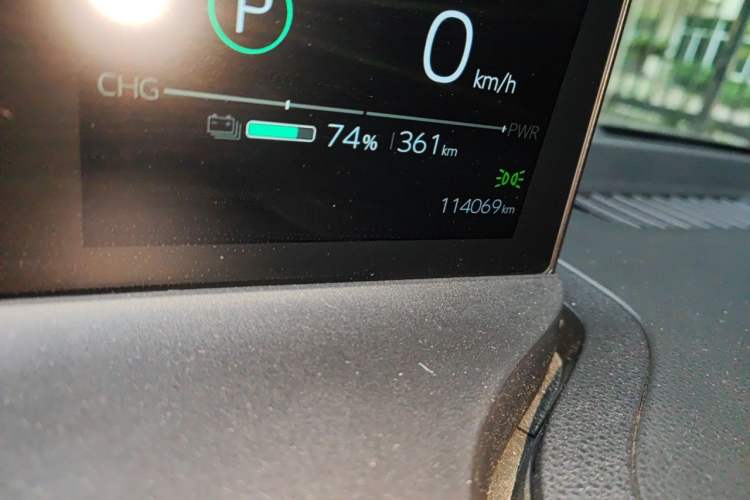 Used Toyota bZ3 2024 517 km Elite PRO Odometer Close Up