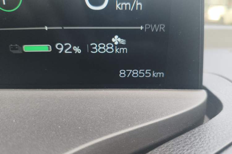 Used Toyota bZ3 2024 517 km Elite PRO Odometer Close Up