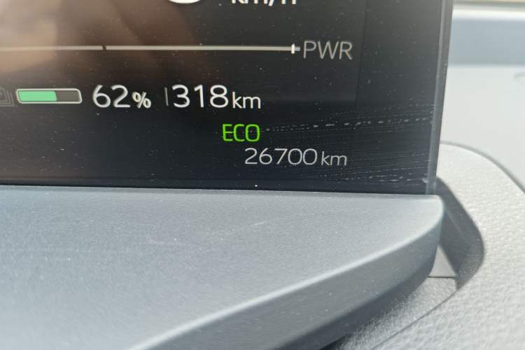 Used Toyota bZ3 2024 517 km Elite PRO Odometer Close Up