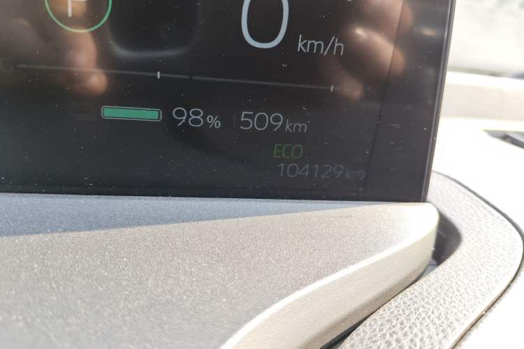 Used Toyota bZ3 2024 517 km Elite PRO Odometer Close Up