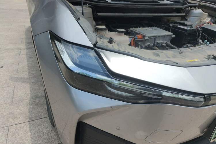 Used Toyota bZ3 2024 517 km Elite PRO Right Front Headlight