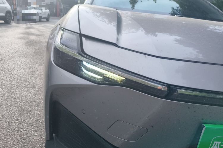 Used Toyota bZ3 2024 517 km Elite PRO Right Front Headlight