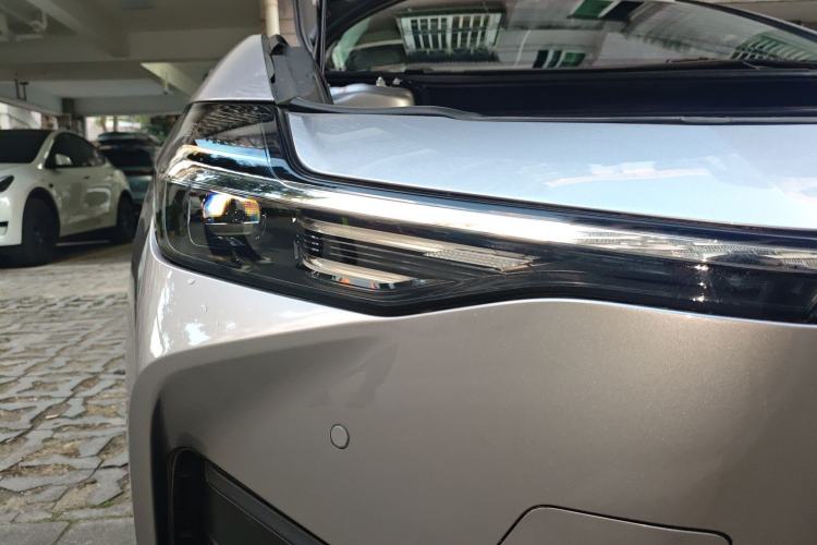 Used Toyota bZ3 2024 517 km Elite PRO Right Front Headlight