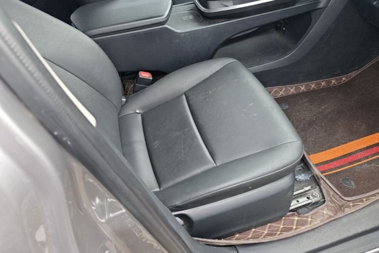 Used Toyota bZ3 2024 517 km Elite PRO Right Front Seat