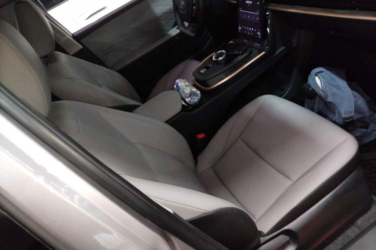 Used Toyota bZ3 2024 517 km Elite PRO Right Front Seat