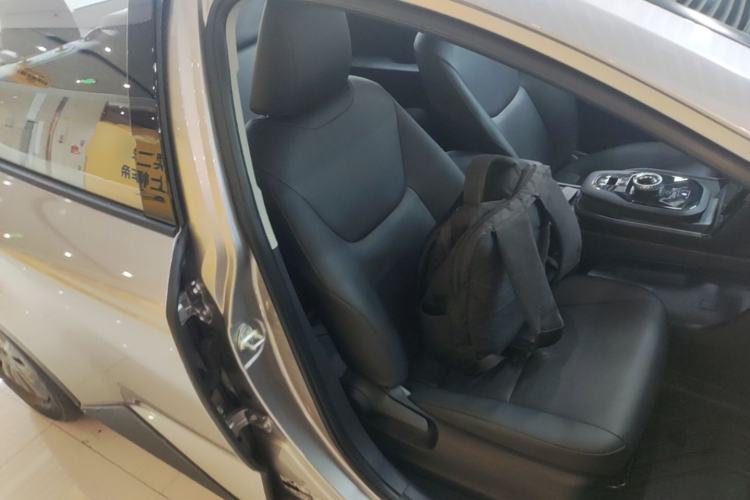 Used Toyota bZ3 2024 517 km Elite PRO Right Front Seat