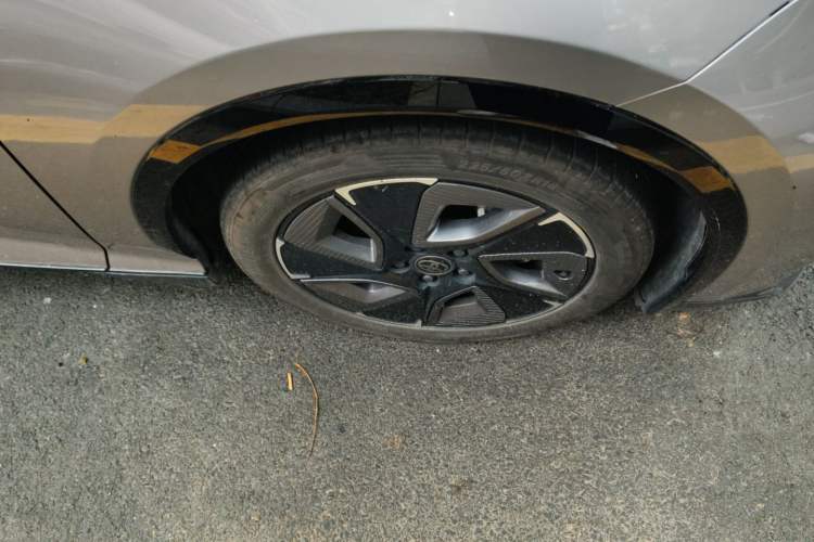 Used Toyota bZ3 2024 517 km Elite PRO Right Front Wheel Hub