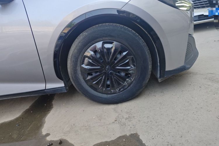 Used Toyota bZ3 2024 517 km Elite PRO Right Front Wheel Hub