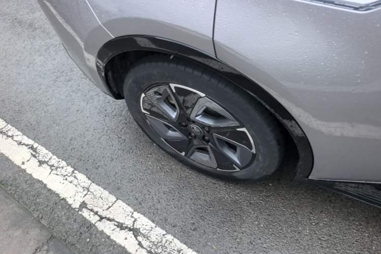 Used Toyota bZ3 2024 517 km Elite PRO Right Rear Wheel Hub