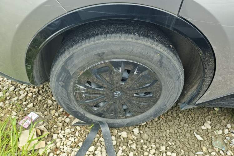 Used Toyota bZ3 2024 517 km Elite PRO Right Rear Wheel Hub