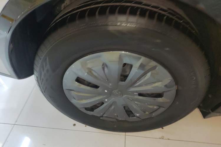 Used Toyota bZ3 2024 517 km Elite PRO Right Rear Wheel Hub
