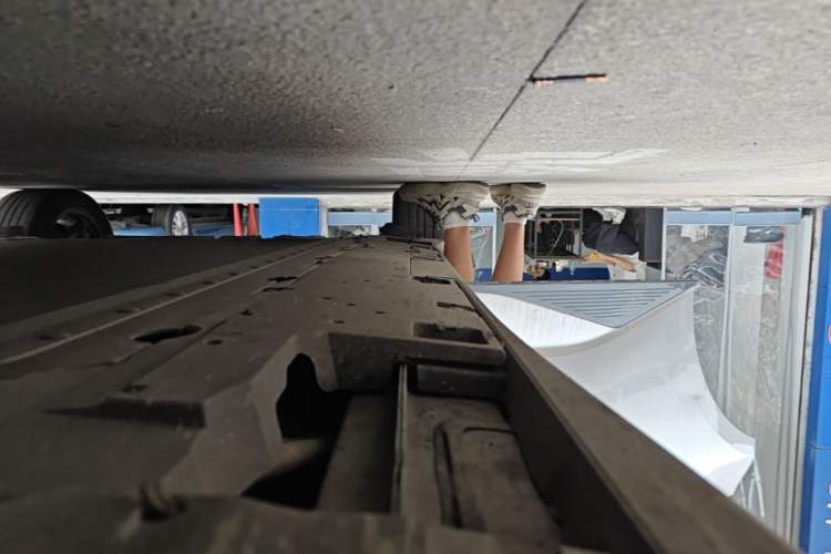 Used Toyota bZ3 2024 517 km Elite PRO Right Side Sill