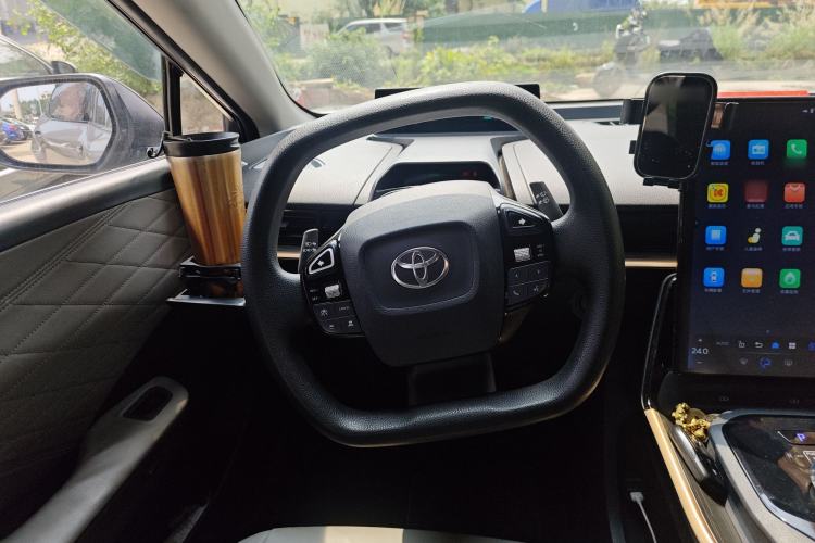 Used Toyota bZ3 2024 517 km Elite PRO Steering Wheel