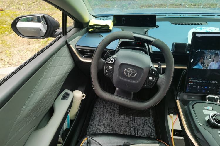Used Toyota bZ3 2024 517 km Elite PRO Steering Wheel