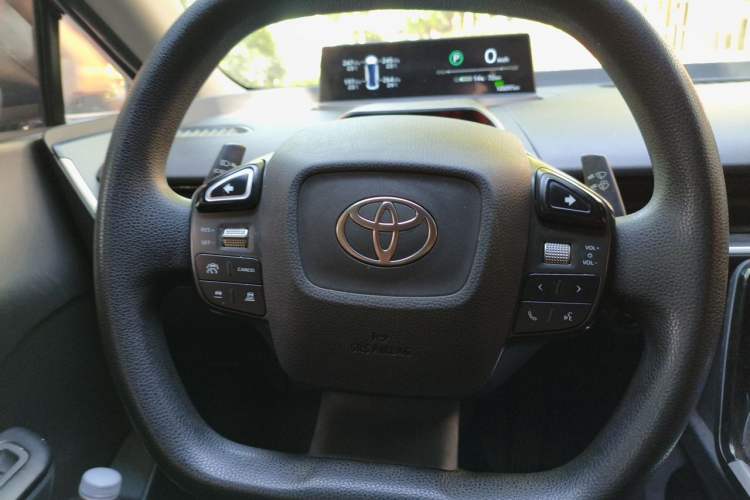 Used Toyota bZ3 2024 517 km Elite PRO Steering Wheel