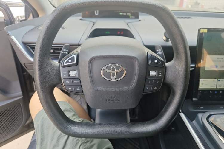 Used Toyota bZ3 2024 517 km Elite PRO Steering Wheel