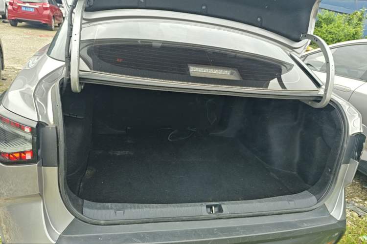 Used Toyota bZ3 2024 517 km Elite PRO Trunk