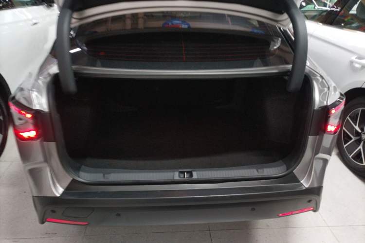 Used Toyota bZ3 2024 517 km Elite PRO Trunk
