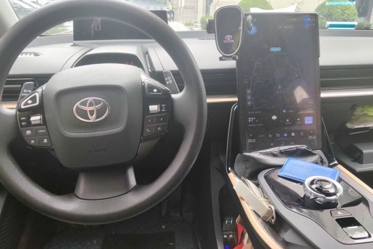 Used Toyota bZ3 2024 517 km Elite PRO Center Console