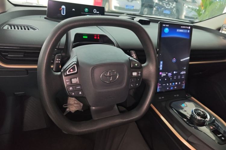 Used Toyota bZ3 2024 517 km Elite PRO Center Console