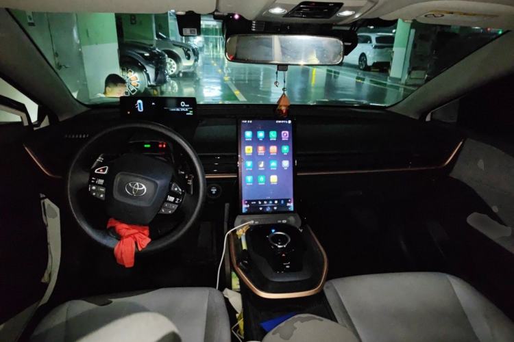 Used Toyota bZ3 2024 517 km Elite PRO Center Console
