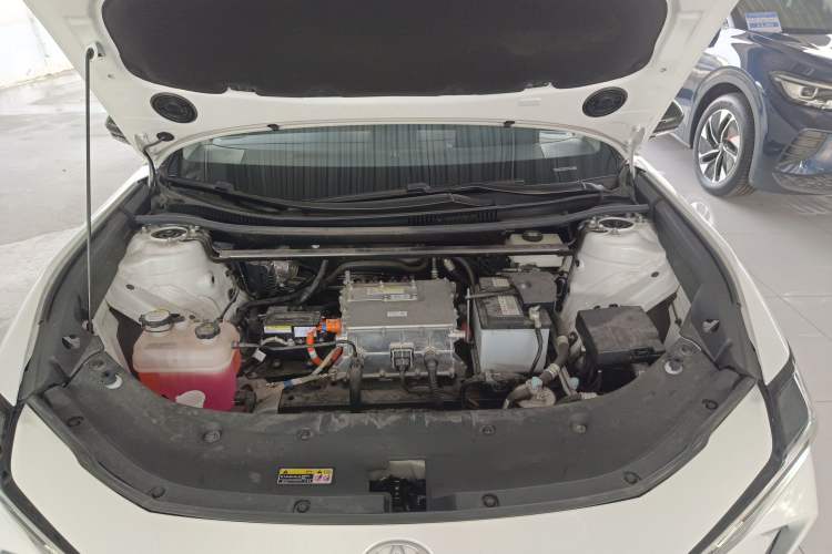 Used Toyota bZ3 2024 517 km Elite PRO Engine Bay