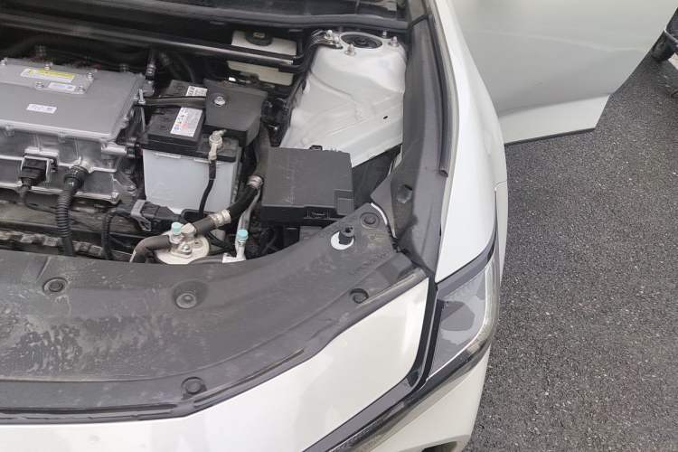Used Toyota bZ3 2024 517 km Elite PRO Engine Bay Left