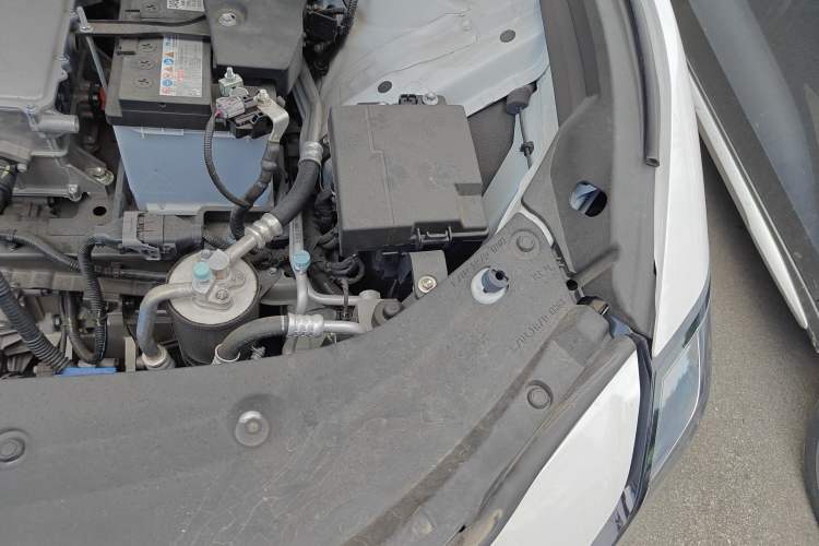 Used Toyota bZ3 2024 517 km Elite PRO Engine Bay Left