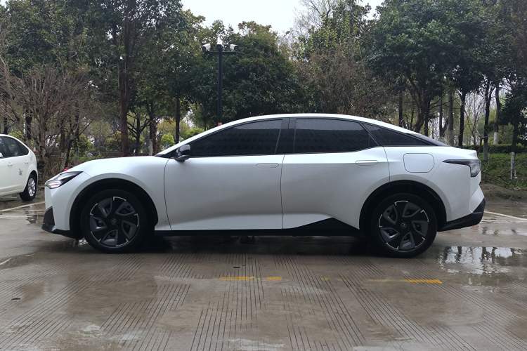 Used Toyota bZ3 2024 517 km Elite PRO Exterior 7