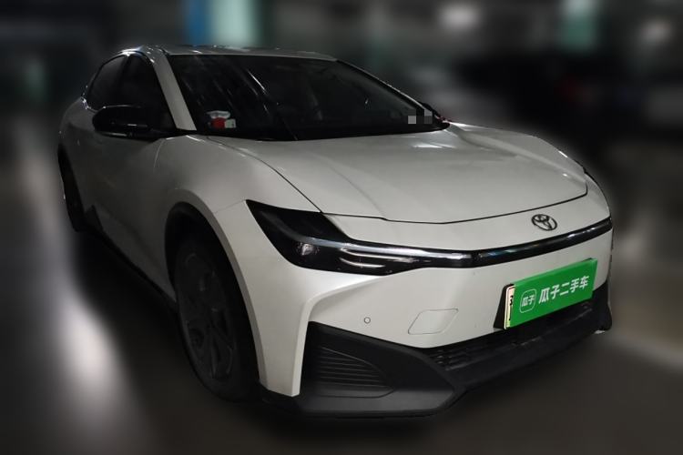 Used Toyota bZ3 2024 517 km Elite PRO Front Right 45 Deg