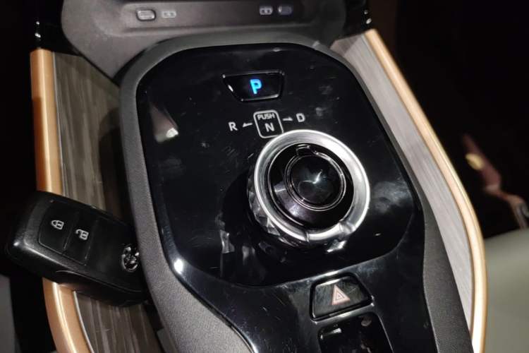 Used Toyota bZ3 2024 517 km Elite PRO Gear Lever
