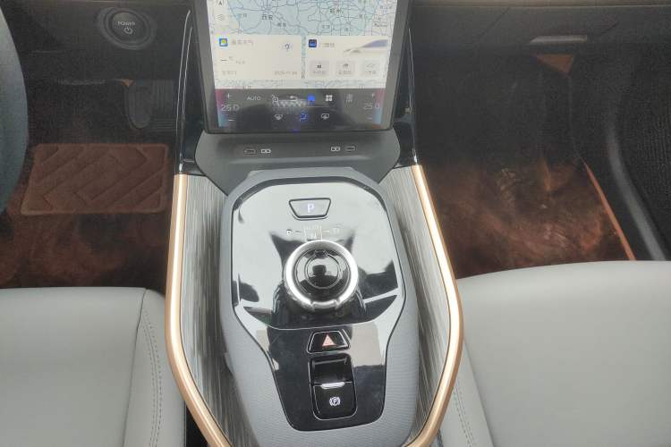 Used Toyota bZ3 2024 517 km Elite PRO Gear Lever